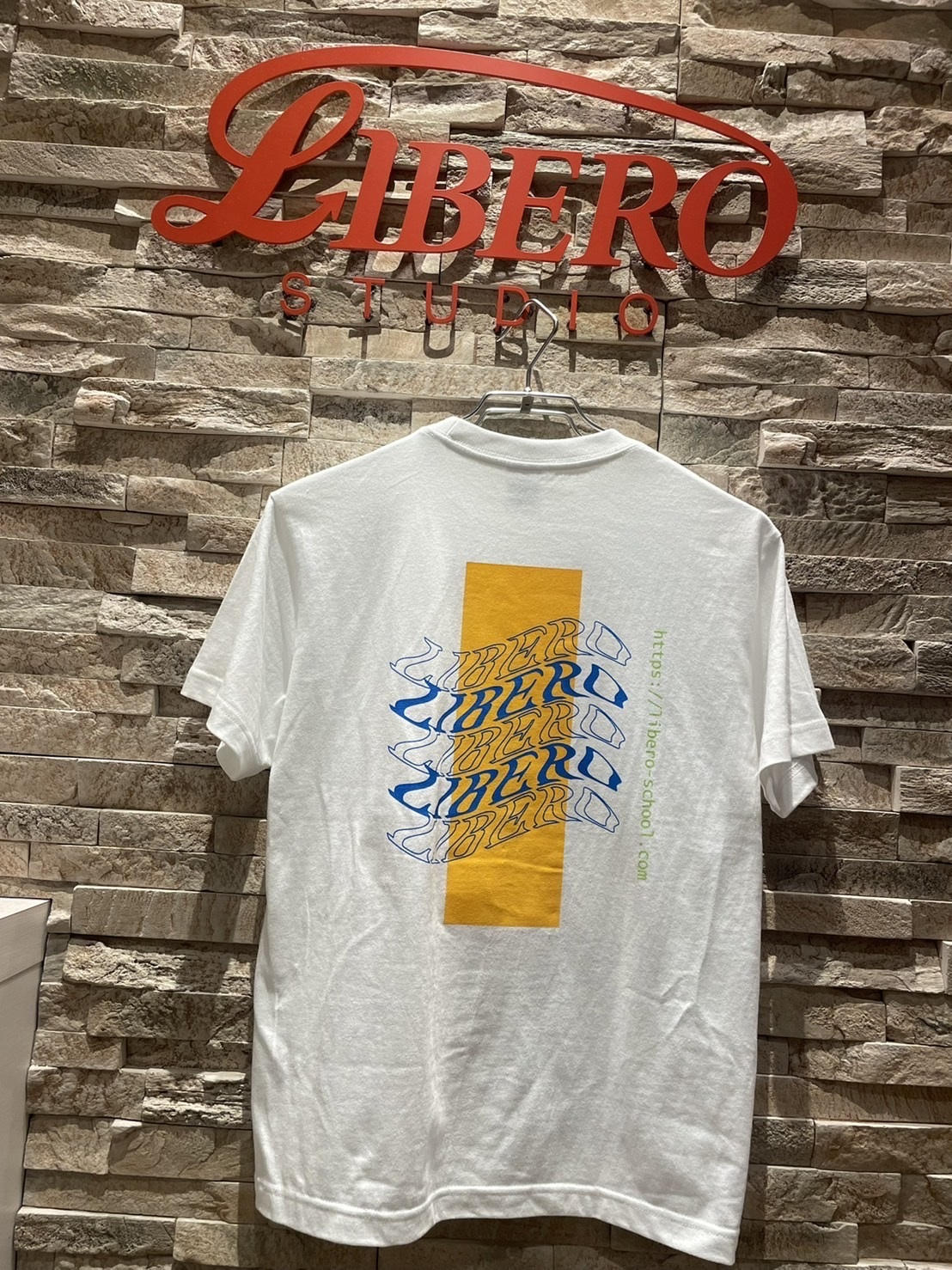 LIBERO STUDIO Tシャツ
